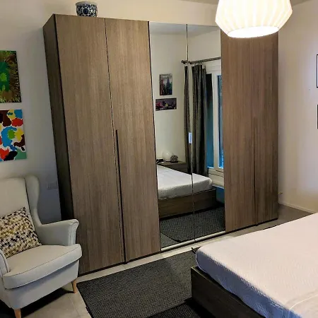 Beautiful New With Private Entrance And Parking 5 Min Walking From Center
