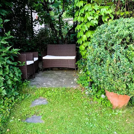 公寓 Beautiful New With Private Entrance And Parking 5 Min Walking From Center *