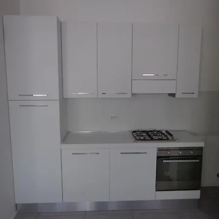 Beautiful New With Private Entrance And Parking 5 Min Walking From Center Daire Bellano