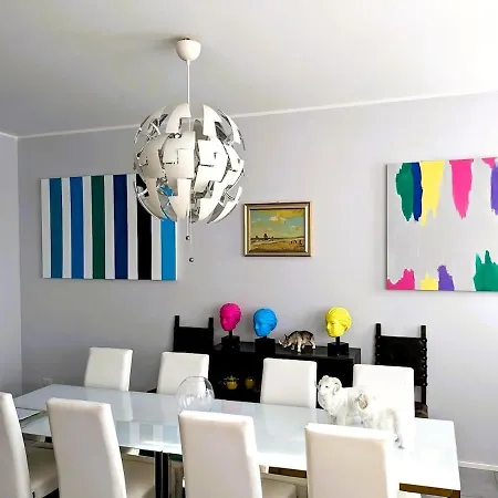 Beautiful New With Private Entrance And Parking 5 Min Walking From Center *