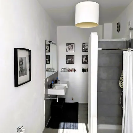 Beautiful New With Private Entrance And Parking 5 Min Walking From Center * Bellano