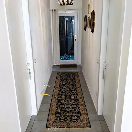 Beautiful New With Private Entrance And Parking 5 Min Walking From Center Apartmán Bellano